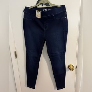 Terra &Sky skinny high rise pull on jeans. 0X/14W